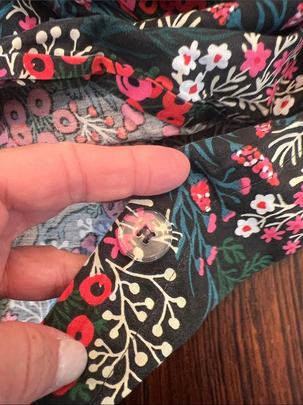 N/A button closure